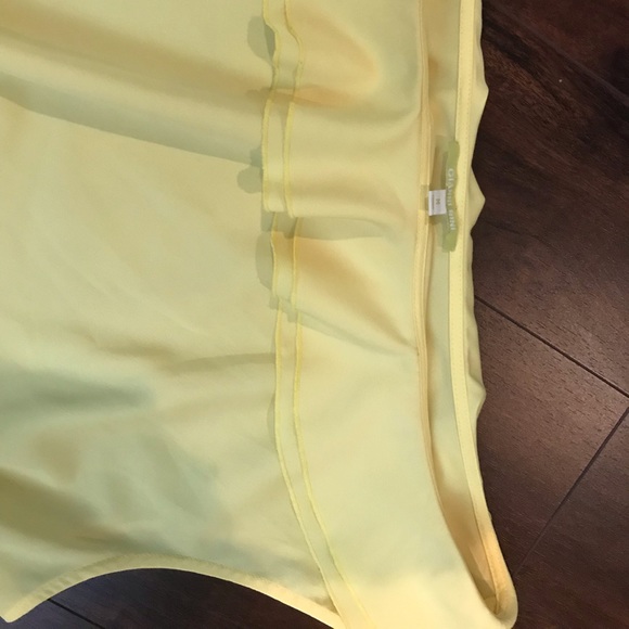 Beautiful cold shoulder yellow Gianni Bini blouse - Picture 3 of 5
